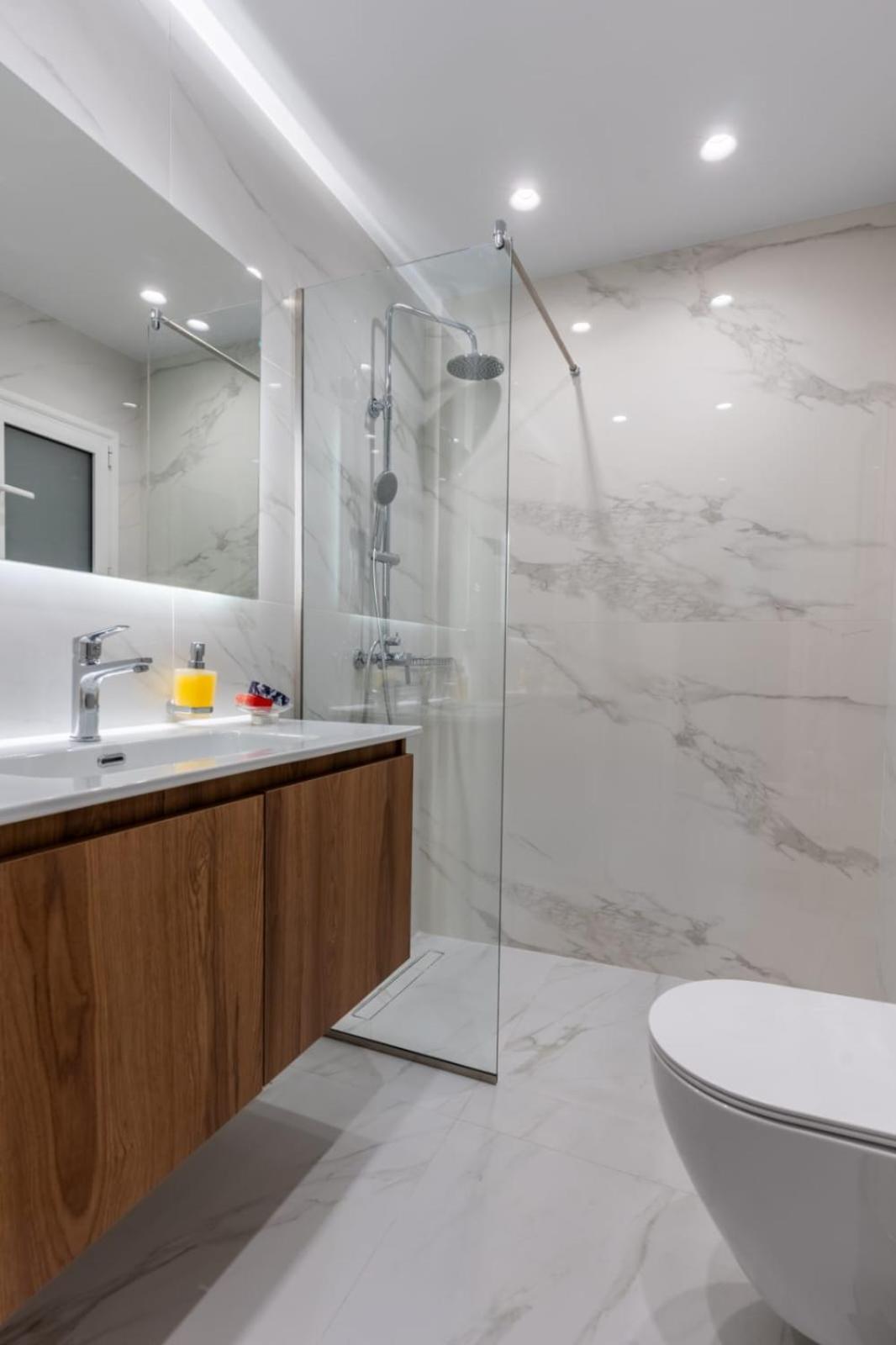 Oasis - Timeless Comfort At The Acropolis Apartment Athens