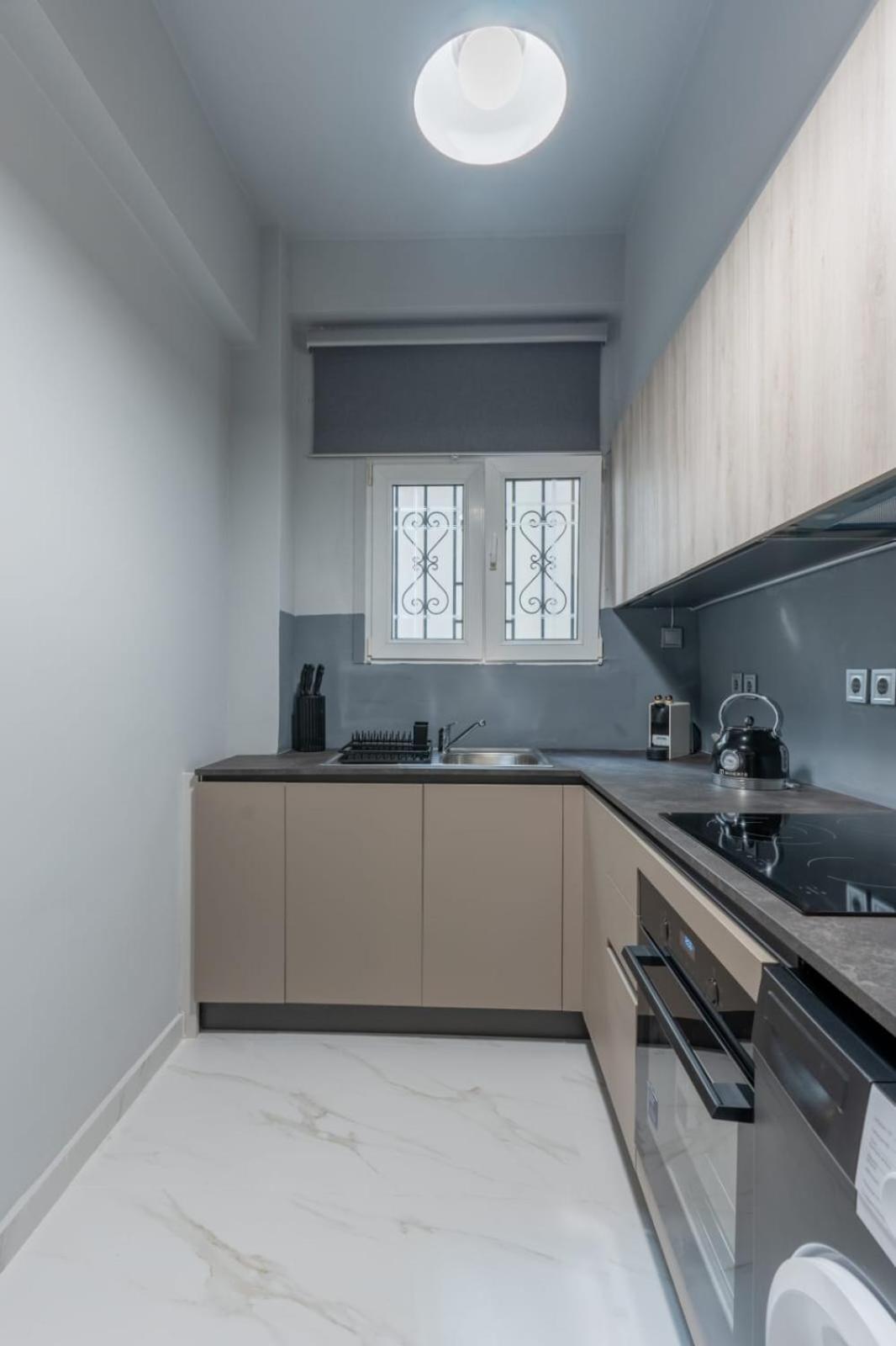 Oasis - Timeless Comfort At The Acropolis Apartment Athens