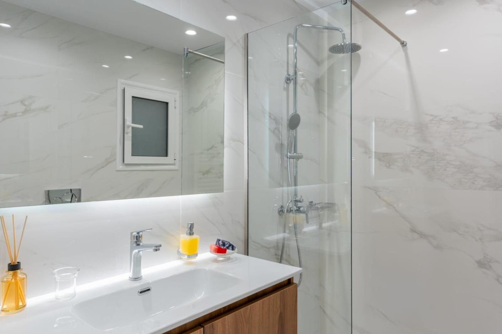 Oasis - Timeless Comfort At The Acropolis *